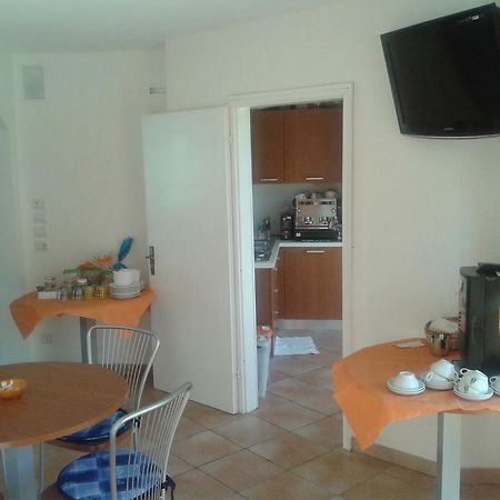 Ai Vecchi Molini Bed & Breakfast กาสเตลโล เตซิโน ภายนอก รูปภาพ