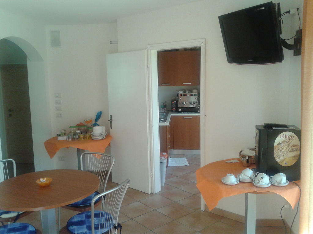 Ai Vecchi Molini Bed & Breakfast กาสเตลโล เตซิโน ภายนอก รูปภาพ
